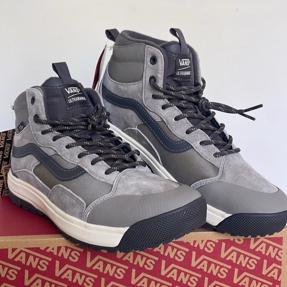 Vans Men’s Sneakers Ultrarange Exo
Drizzle
VN0A5KS5KAQ
Sneakers Boots - Picture 4 of 16
